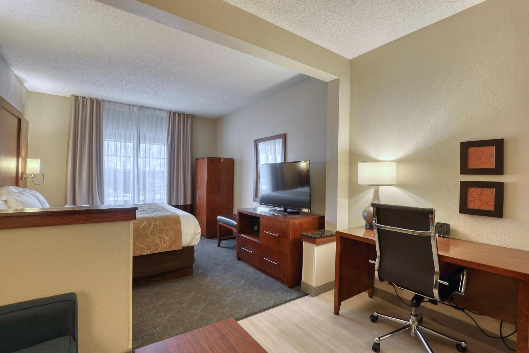 Comfort Suites Appleton Airport Exteriör bild