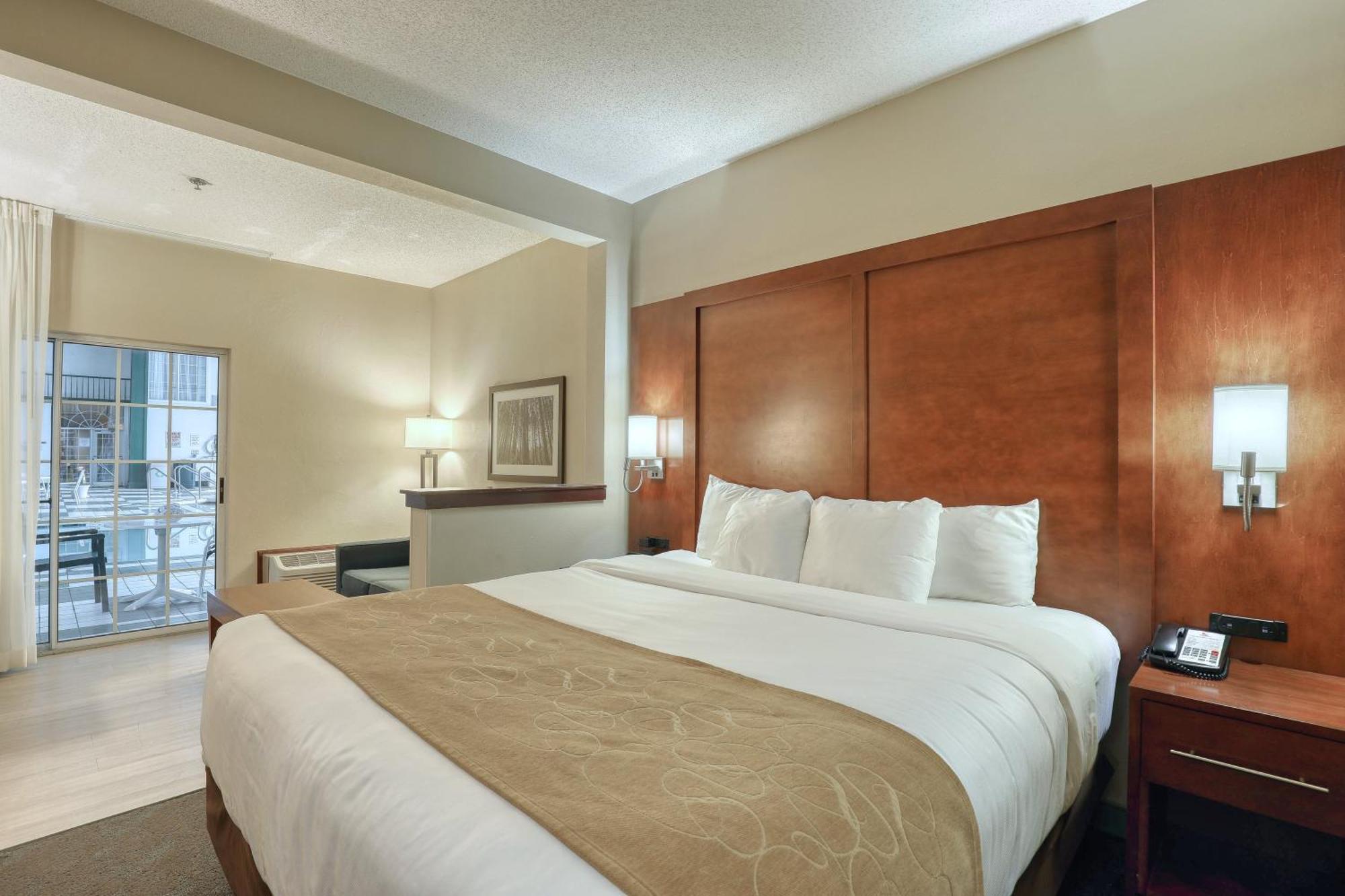 Comfort Suites Appleton Airport Exteriör bild