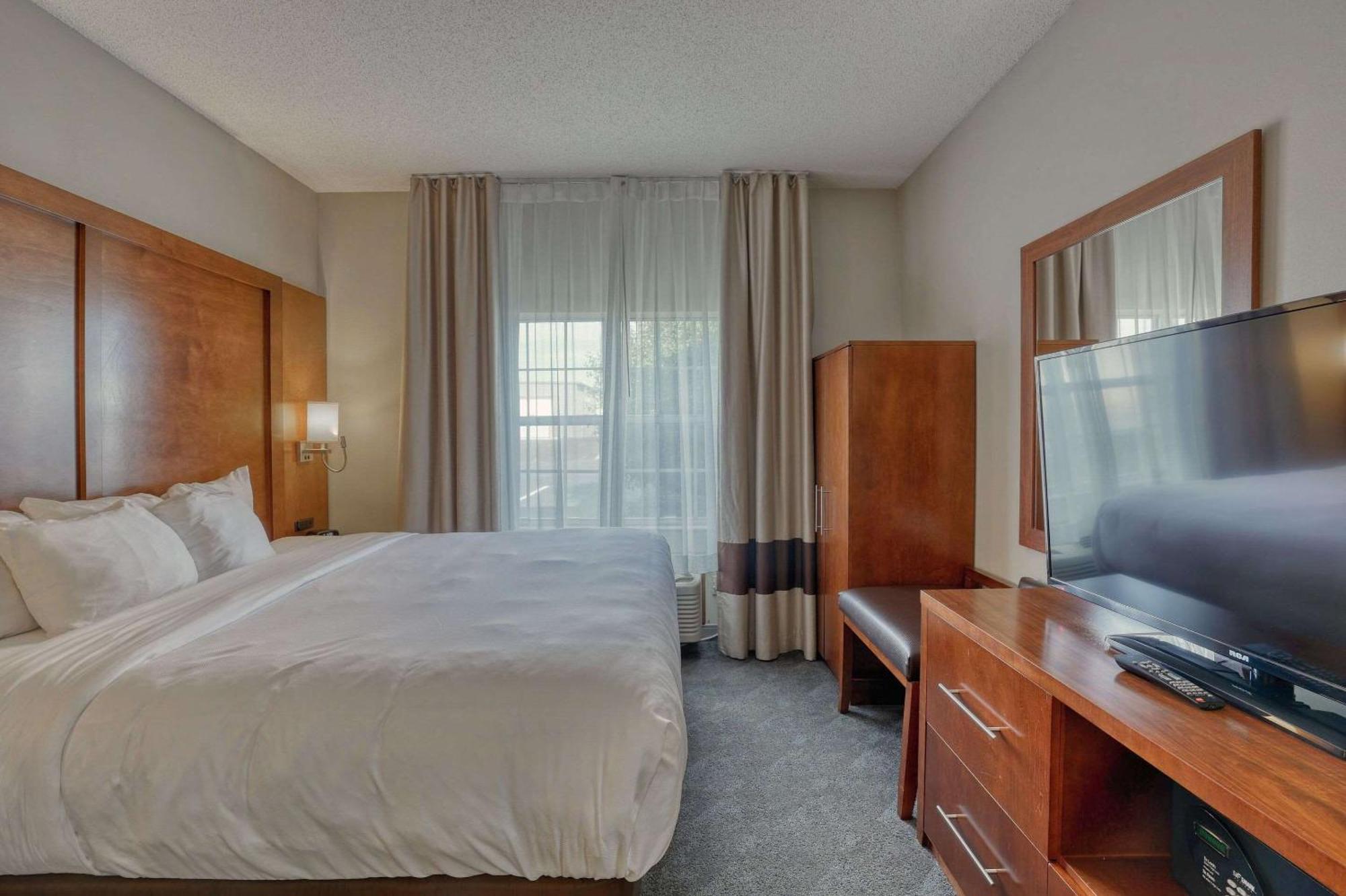 Comfort Suites Appleton Airport Exteriör bild