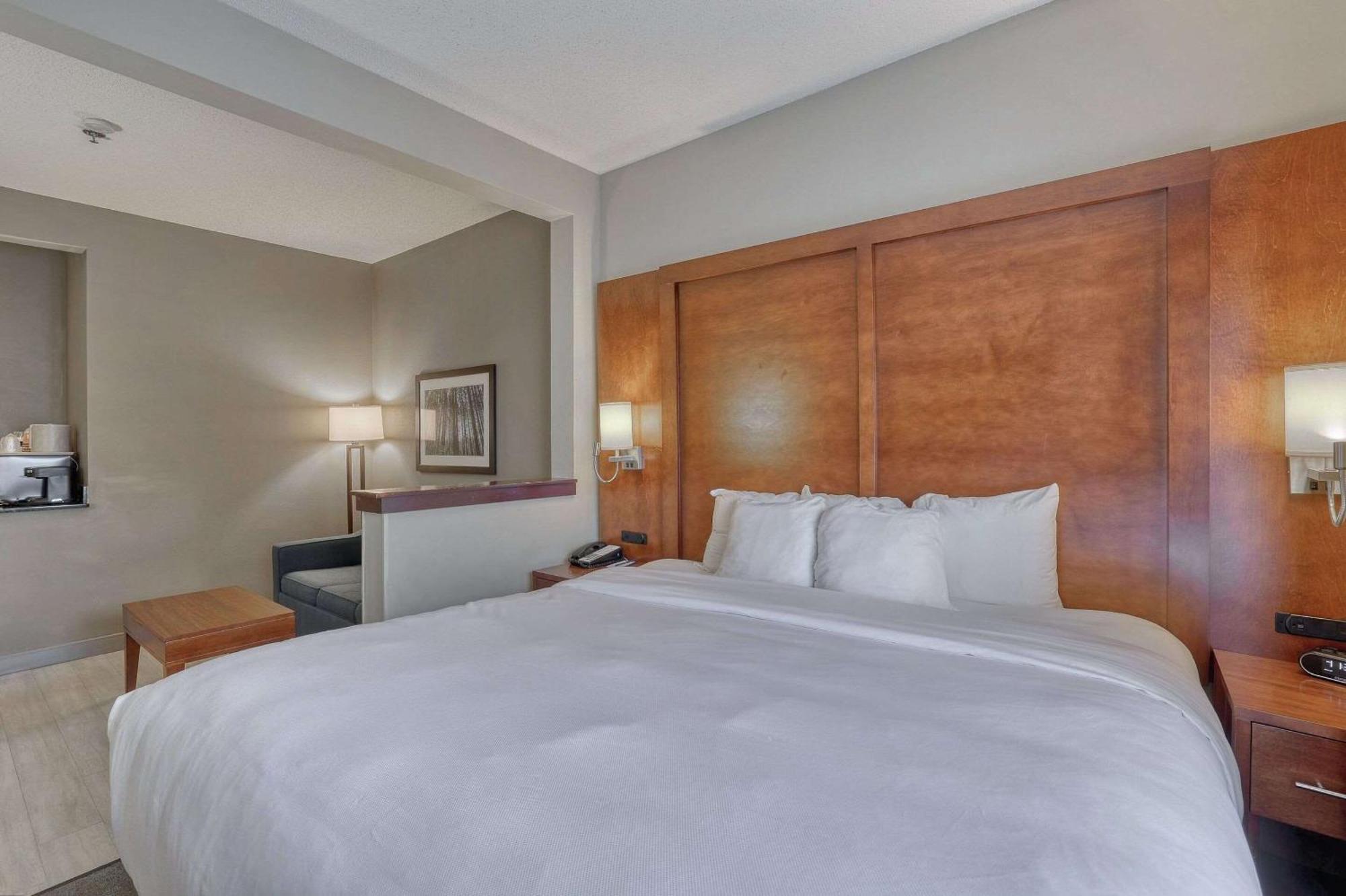 Comfort Suites Appleton Airport Exteriör bild