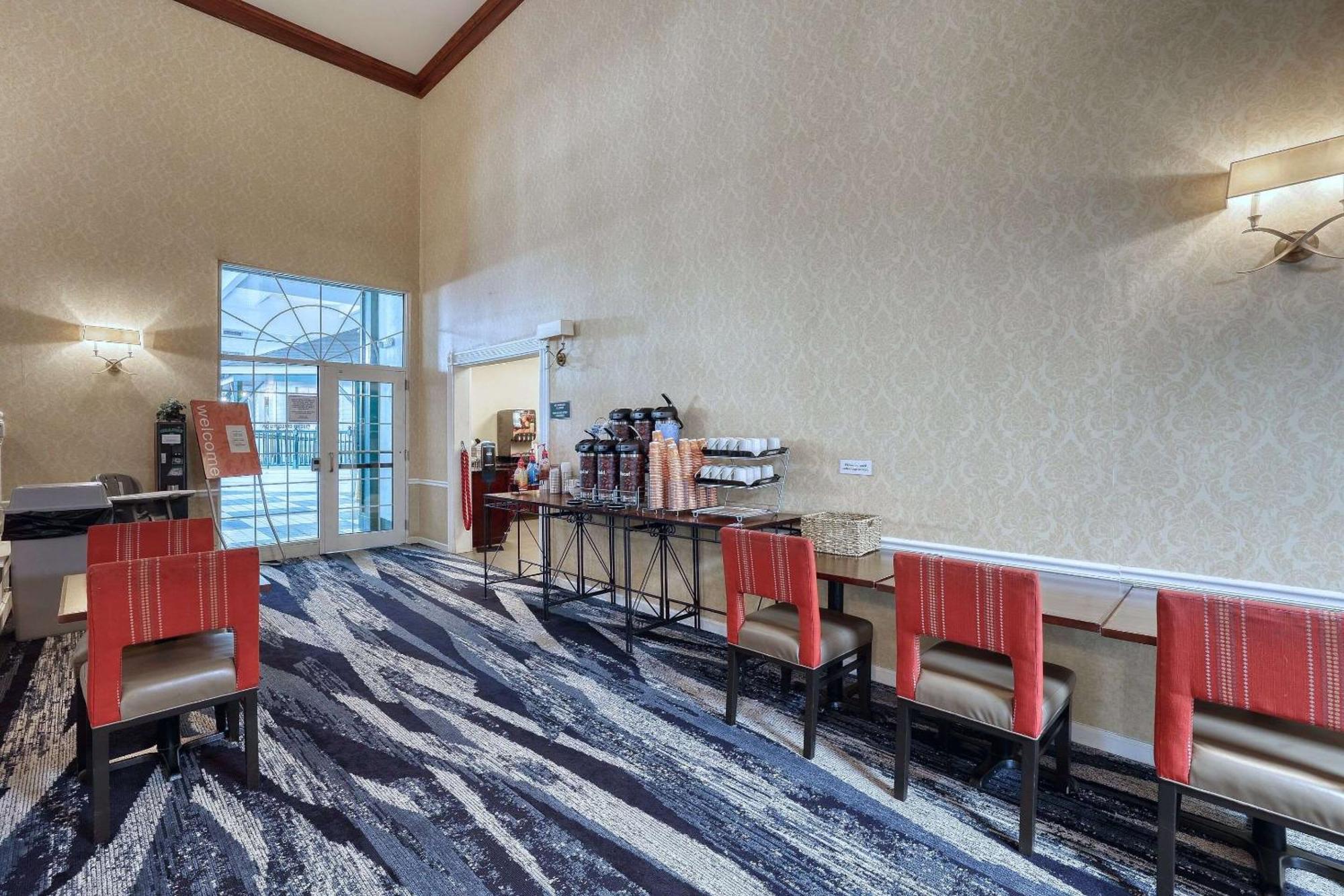 Comfort Suites Appleton Airport Exteriör bild