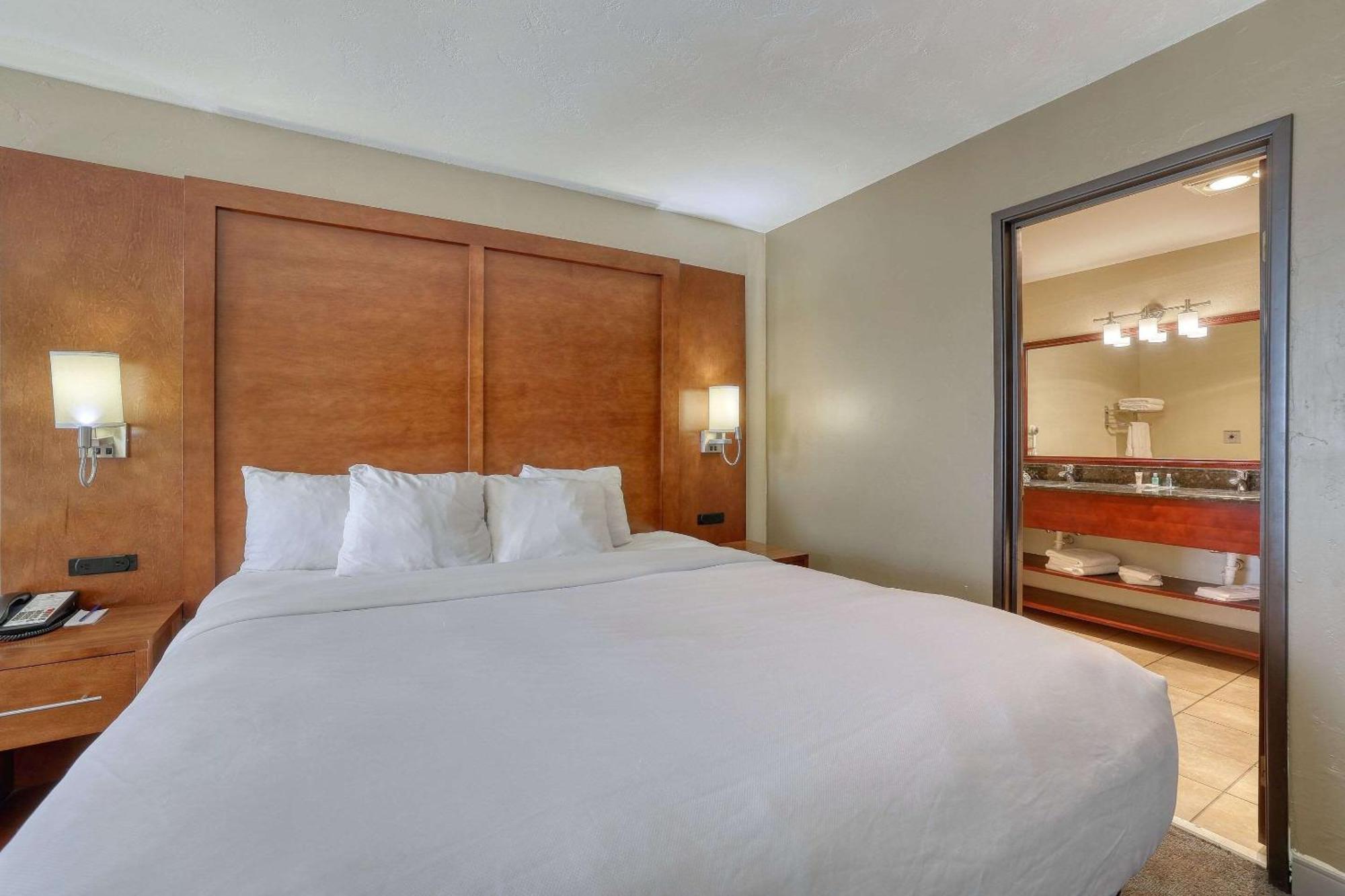 Comfort Suites Appleton Airport Exteriör bild