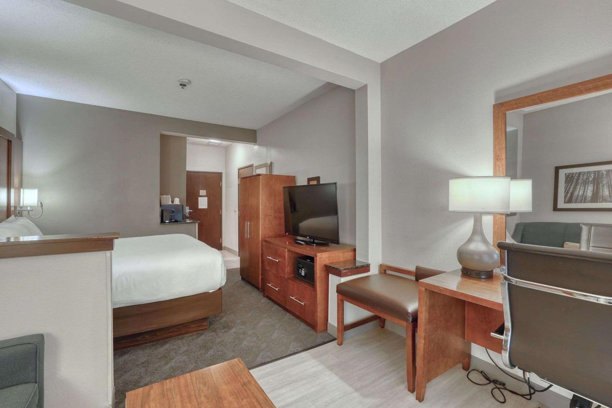 Comfort Suites Appleton Airport Exteriör bild