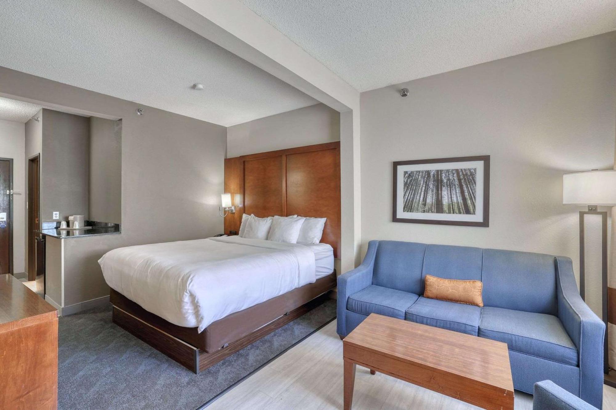 Comfort Suites Appleton Airport Exteriör bild