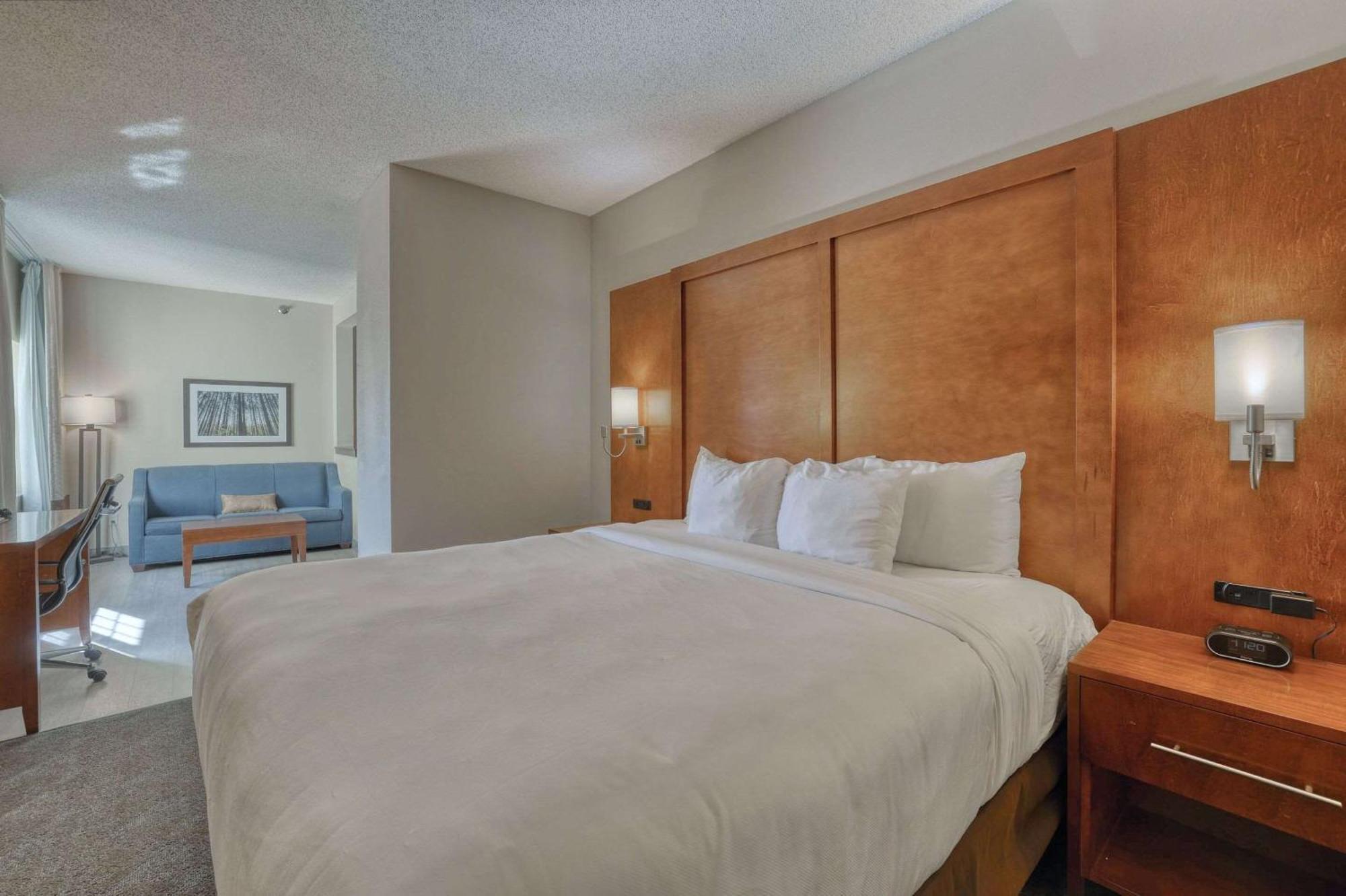 Comfort Suites Appleton Airport Exteriör bild